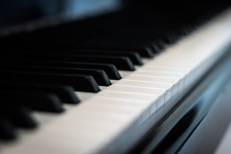 Klavir I Dirke I Muzika